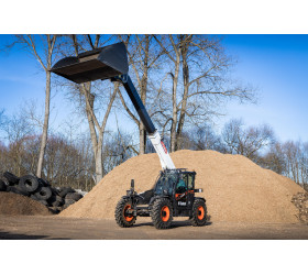 Podnośnik teleskopowy TL43.80 HF dla recyklingu BOBCAT