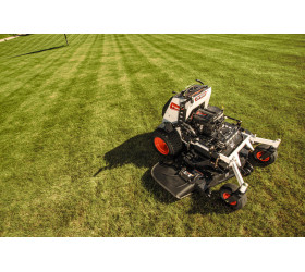 Kosiarka stojąca BOBCAT ZS4000 122cm