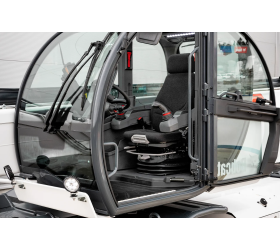 Teleskopowa ładowarka obrotowa BOBCAT TR80.390