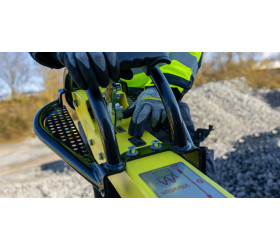 Walec prowadzony AMMANN ARW 65 Yanmar