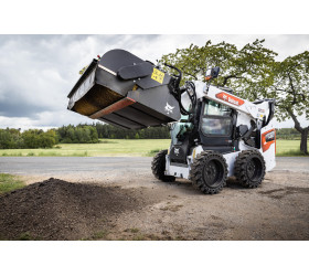 Zamiatarka ze zbiornikiem BOBCAT 155cm