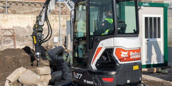 Pokazujemy i prezentujemy - Koparka Bobcat E27
