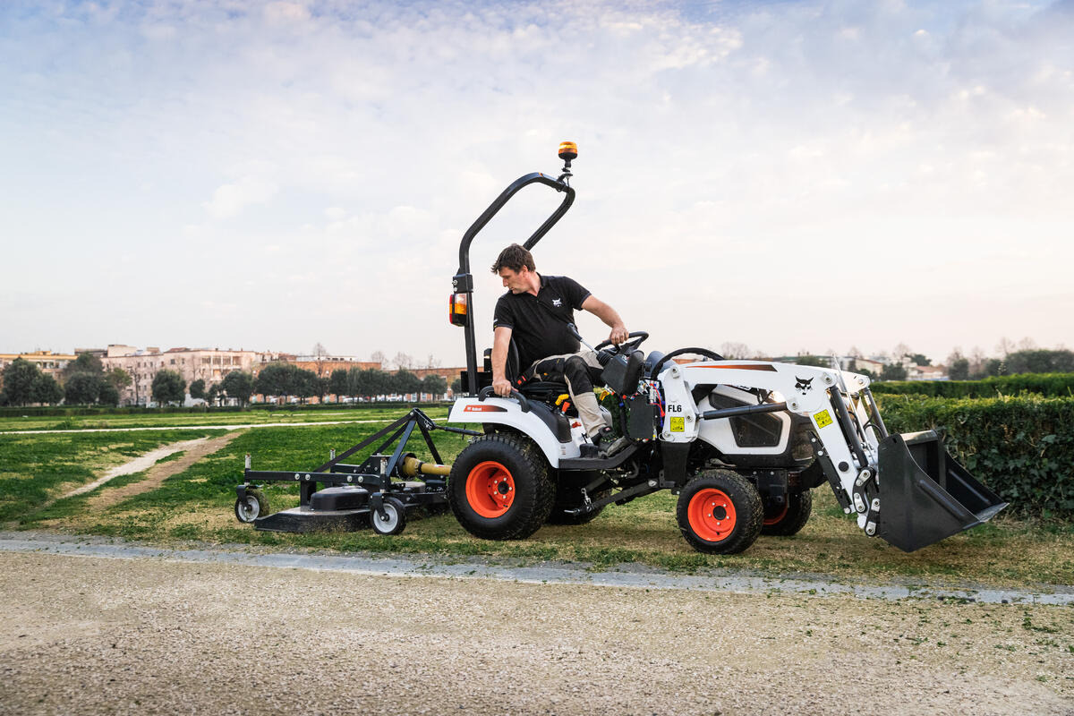 Wspaniała "zabawka" dla dużych chłopców - traktorek Bobcat CT1025