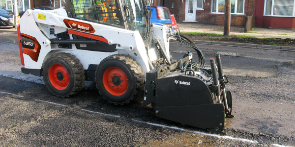 Frezarka samopoziomująca Bobcat o szerokości roboczej 35 cm