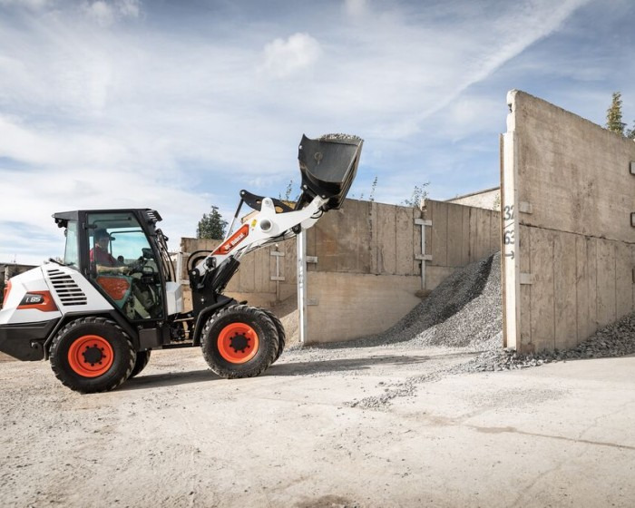 Mocna i intuicyjna kompaktowa ładowarka kołowa Bobcat L85